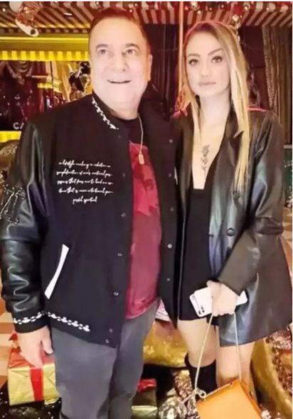Mehmet Ali Erbil yeni sevgilisi ilə görüntüləndi: Qızından da kiçik “Ən yaxşı bədən kraliçası”